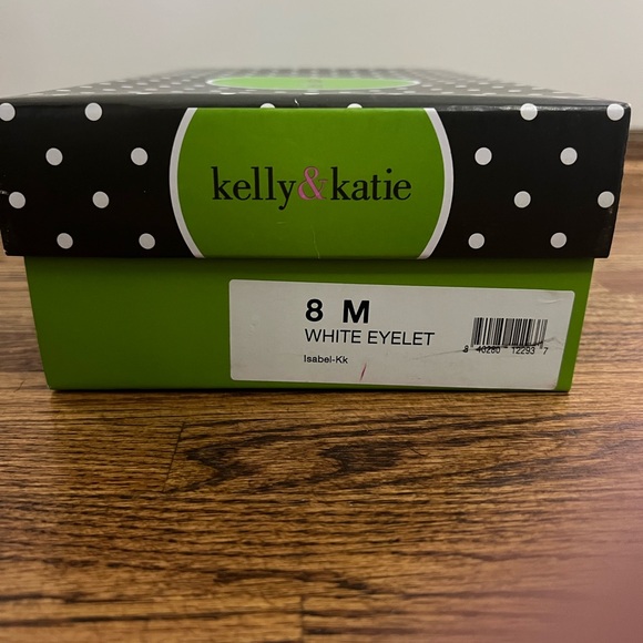 NWT Size 8. - Picture 4 of 6